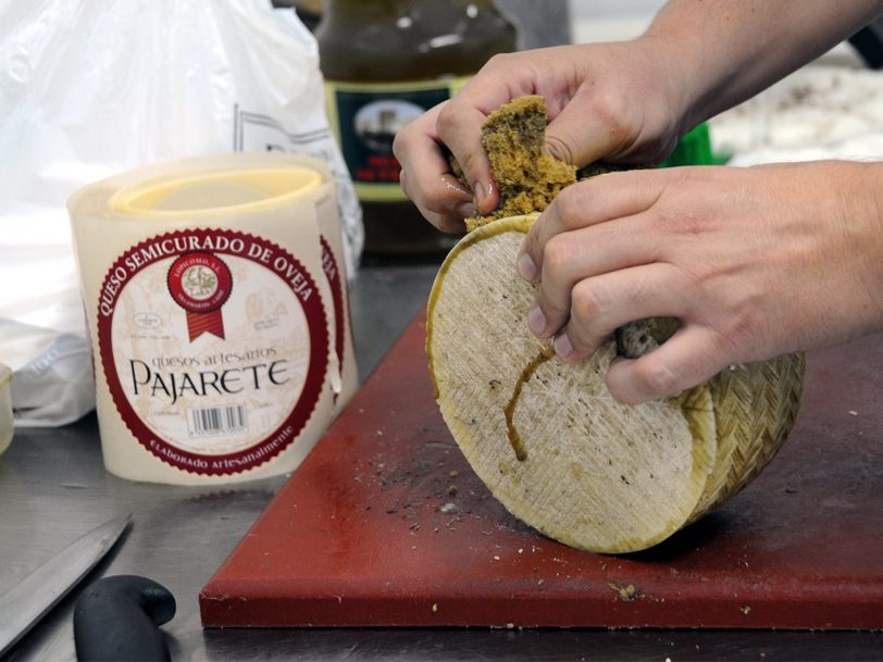 Queso Artesano Semi Curado de Oveja Pajarete - Imagen 3