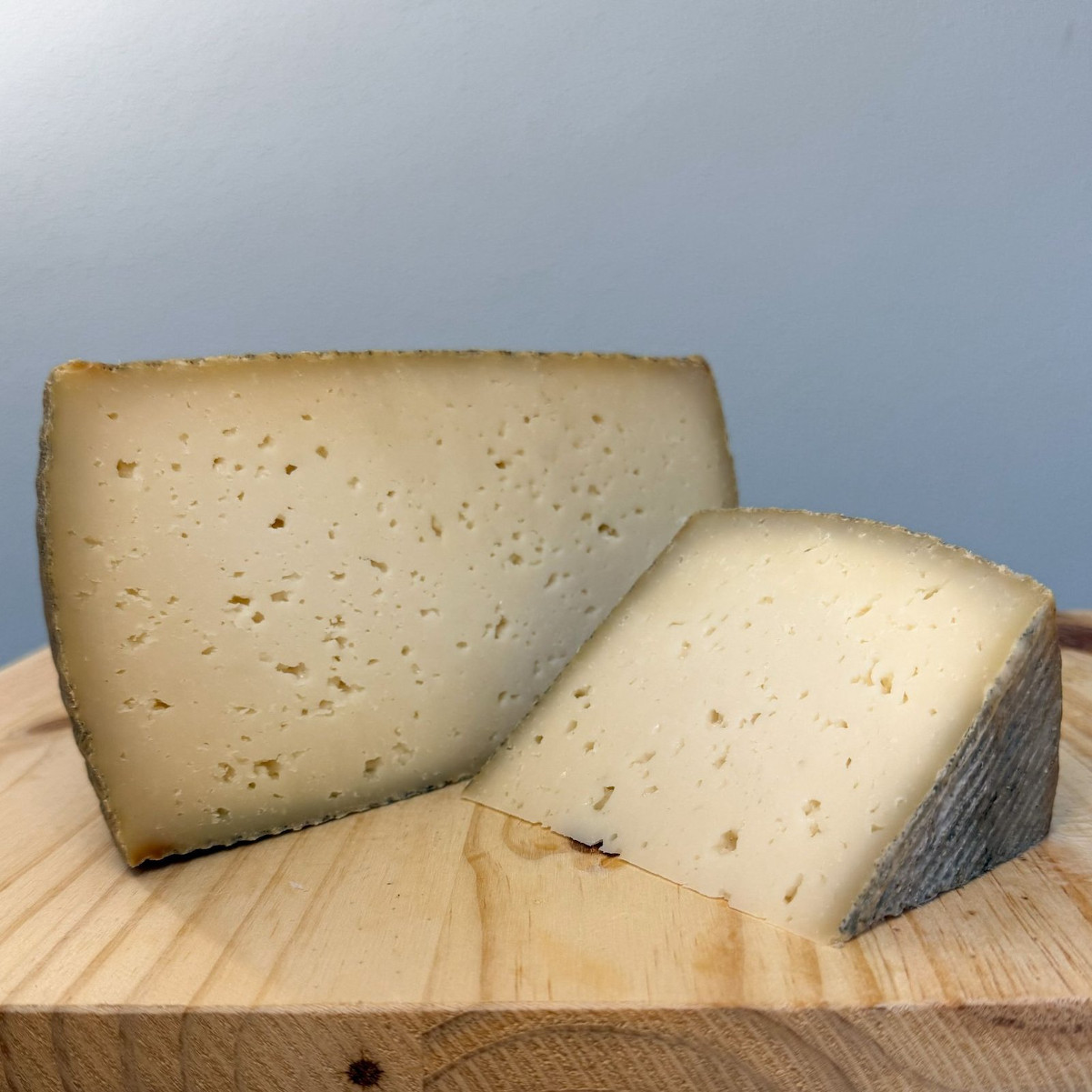 Queso Manchego de Leche Cruda de Oveja SemiCurado Artesano - Imagen 3